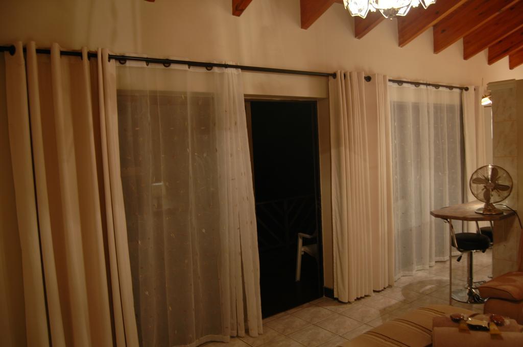 บอน อะ วี เบด แอนด์ เบรคฟาสต์ แอนด์ เซลฟ์ เคเทอร์ริง Hotel กอนูบี ภายนอก รูปภาพ